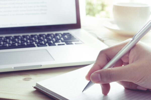 Como escrever uma carta de motivação para se candidatar a um emprego