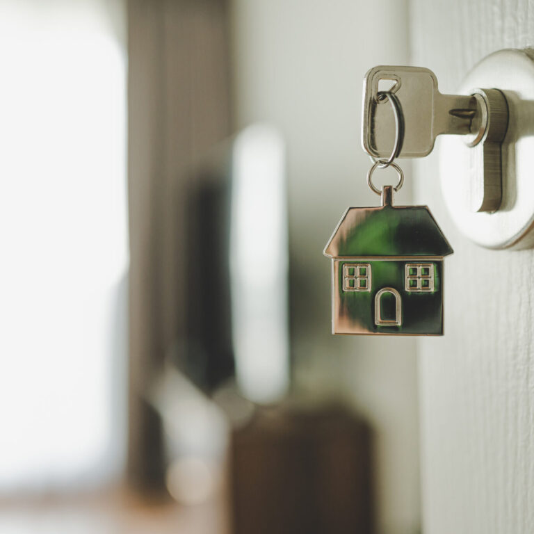 Vendeu uma casa? Saiba o que são mais-valias e se tem de pagar IRS sobre estas